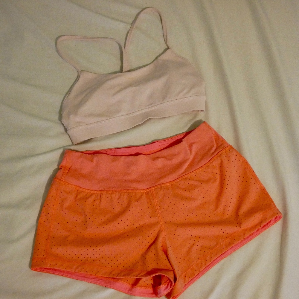 LULU LEMON SHORTS!